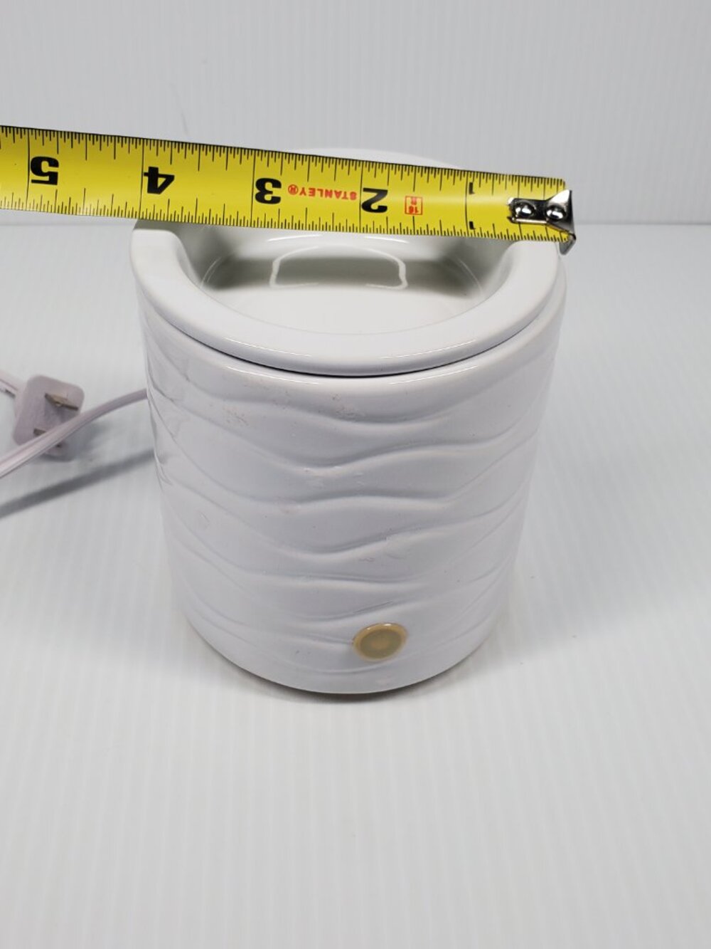 Intertek White with Textured Waves Candle/ Wax Warmer Electric #4008170 - Picture 5 of 5